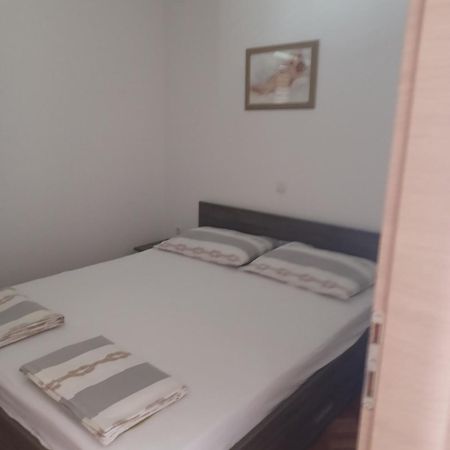 Be-Bu-Mar Apartments Sveti Filip i Jakov Bagian luar foto