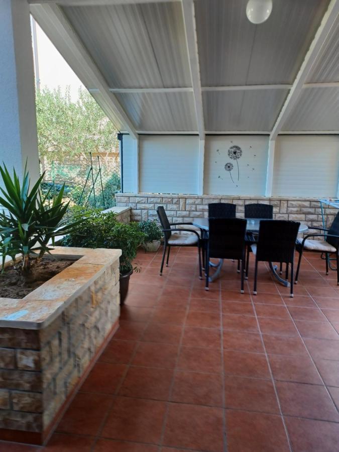 Be-Bu-Mar Apartments Sveti Filip i Jakov Bagian luar foto