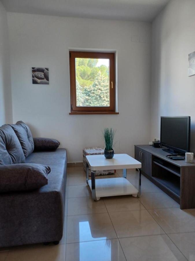 Be-Bu-Mar Apartments Sveti Filip i Jakov Bagian luar foto