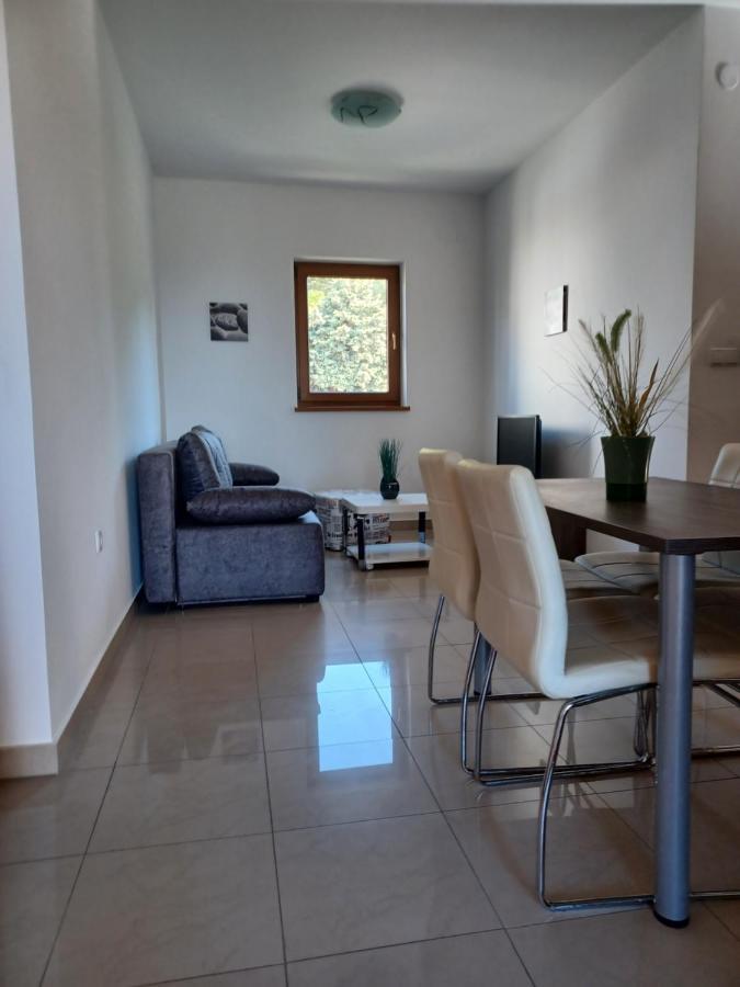 Be-Bu-Mar Apartments Sveti Filip i Jakov Bagian luar foto