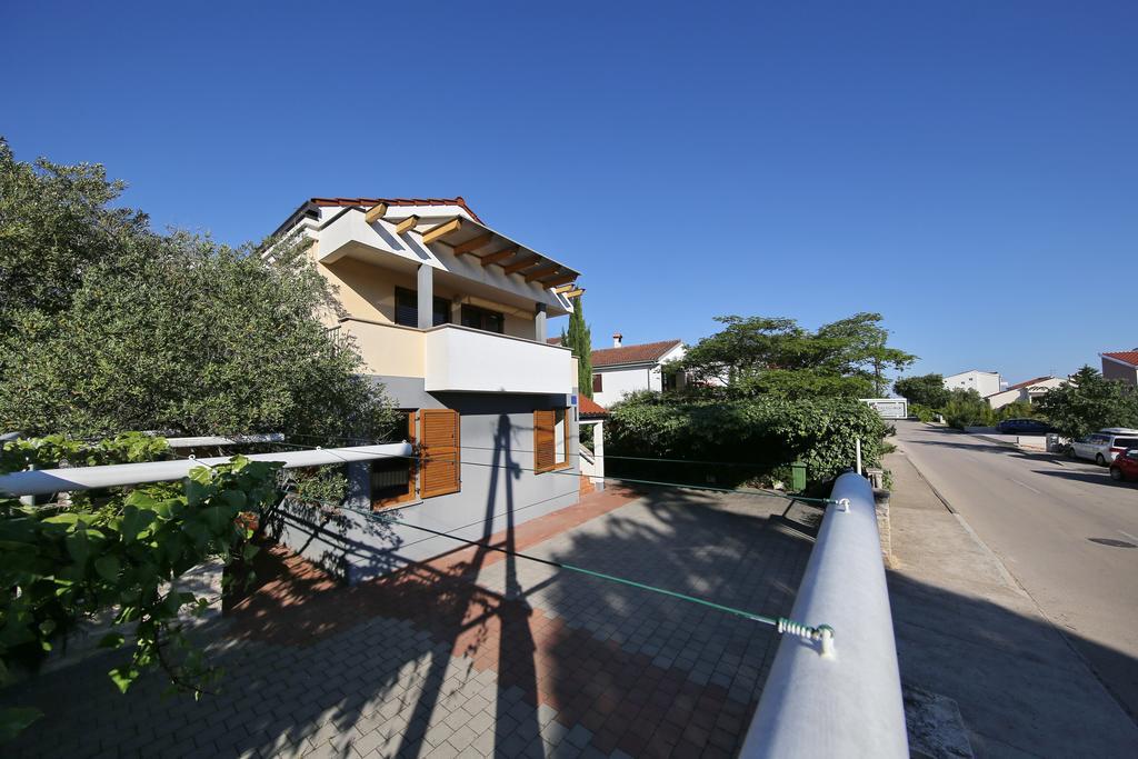 Be-Bu-Mar Apartments Sveti Filip i Jakov Bagian luar foto