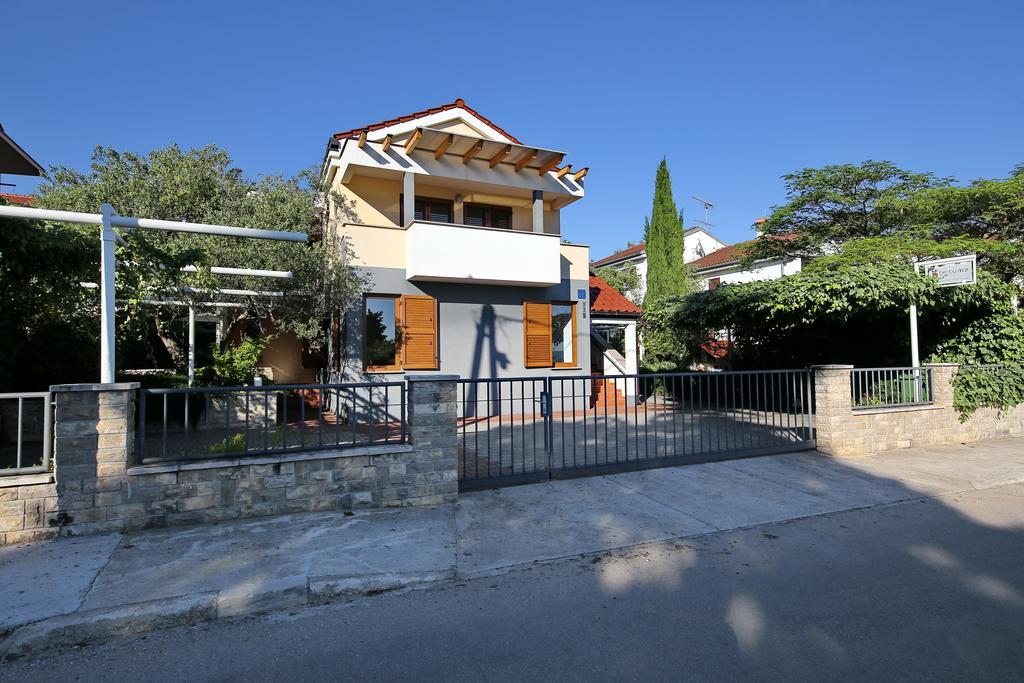 Be-Bu-Mar Apartments Sveti Filip i Jakov Bagian luar foto