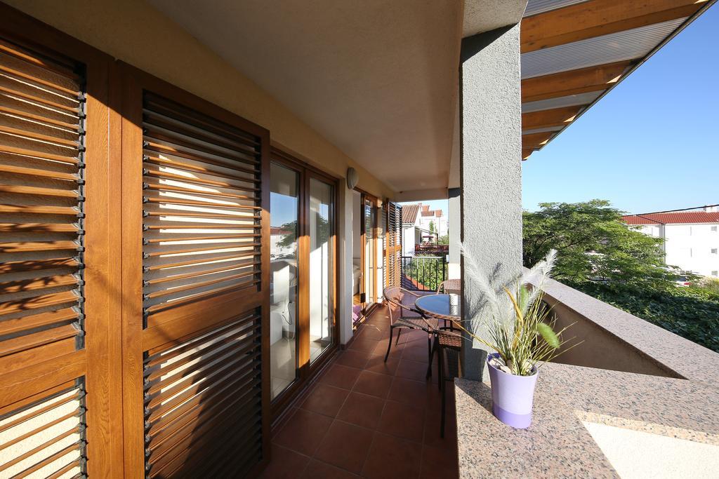 Be-Bu-Mar Apartments Sveti Filip i Jakov Bagian luar foto
