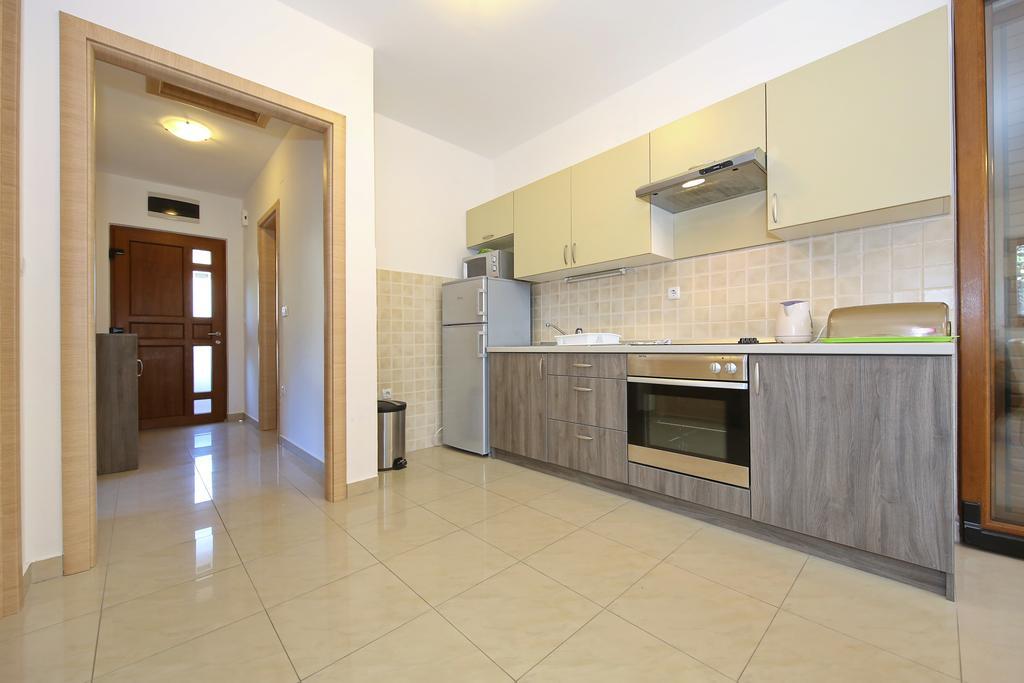 Be-Bu-Mar Apartments Sveti Filip i Jakov Bagian luar foto