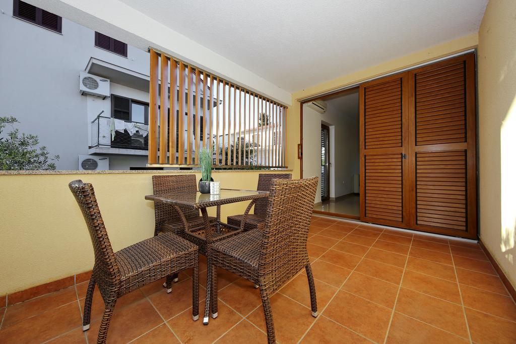 Be-Bu-Mar Apartments Sveti Filip i Jakov Bagian luar foto